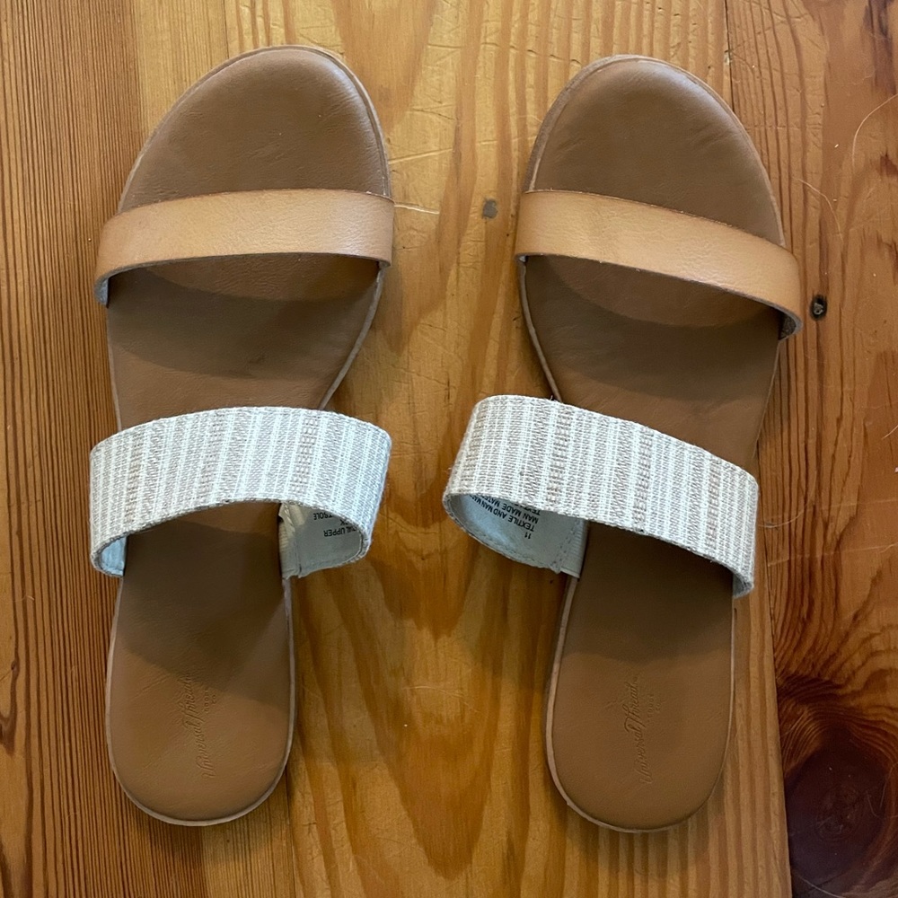 Universal Thread Womens Sandals